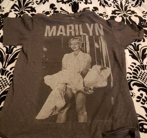 ❌SOLD❌Graphic Tee